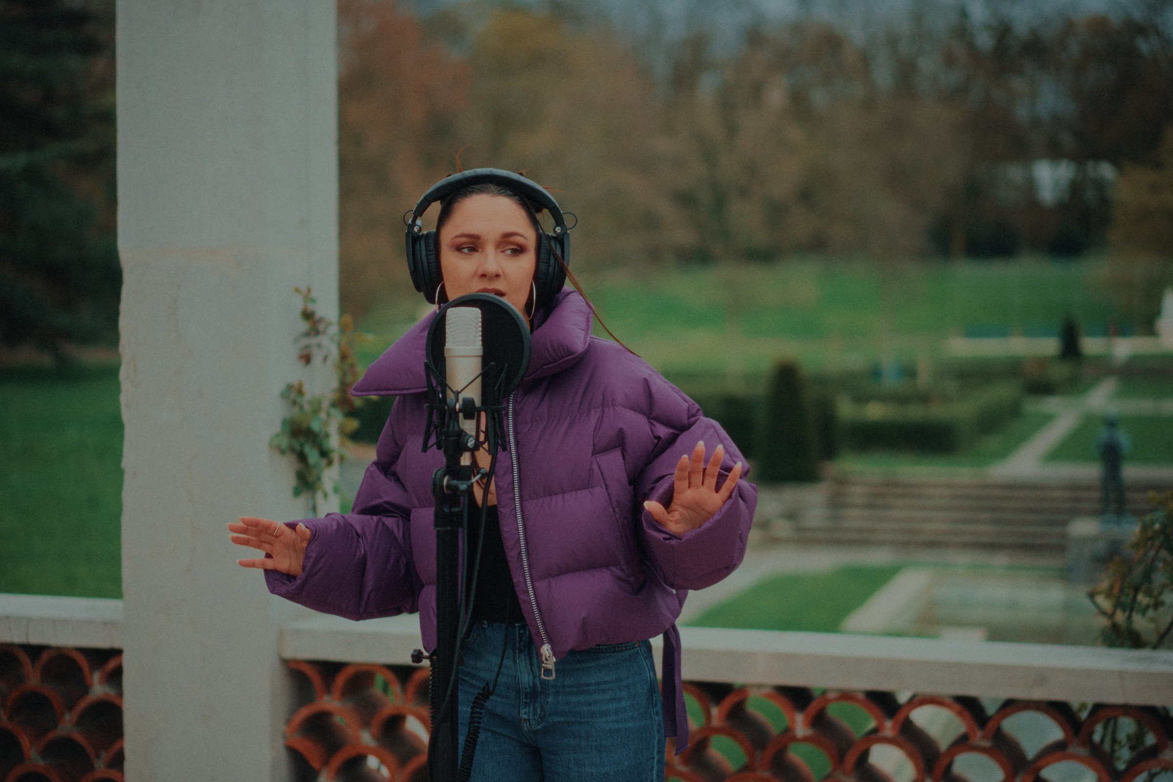 MEA performing during the Red Bull session
